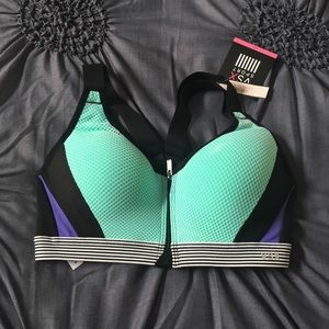 NWT Victoria’s Secret VSX sports bra